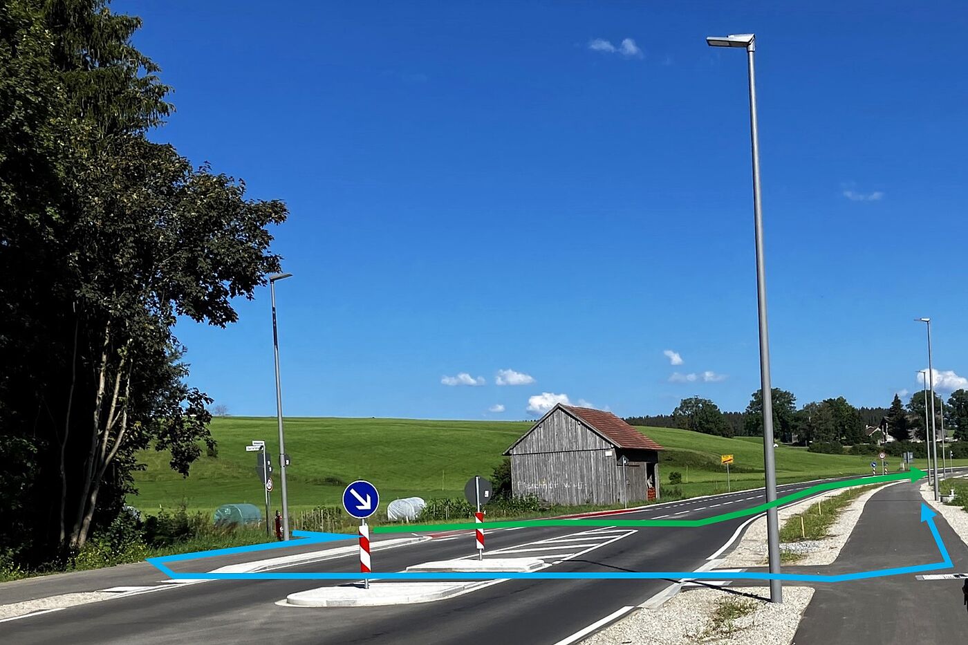 Einmündung Querung Saliterstraße Straßenquerung mit Wegmarkierungen